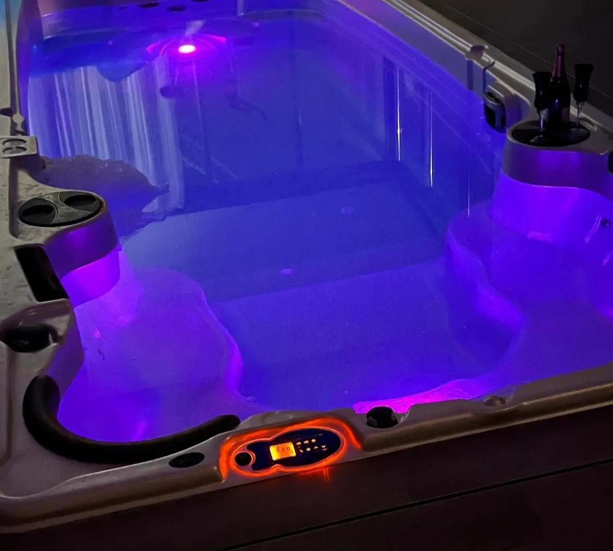 Love Room Avec Jacuzzi By Villa Queen Marseille